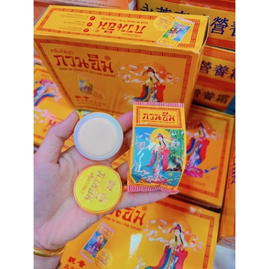 01 hộp kem dưỡng trắng da sâm cô tiên vàng Kua Im Thái Lan