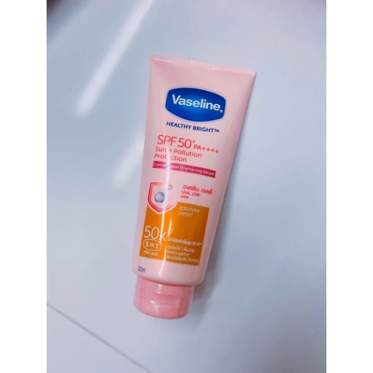 Combo dưỡng thể vaseline 50X + Viên cấy trắng alpha arbutin thái lan chính hãng